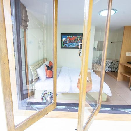 Dusit Talai Resort Nong Nam Daeng Exterior foto