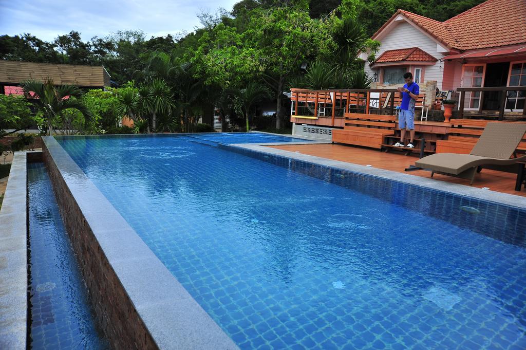 Dusit Talai Resort Nong Nam Daeng Exterior foto